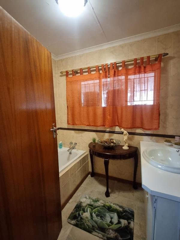 5 Bedroom Property for Sale in Meyerhof Free State